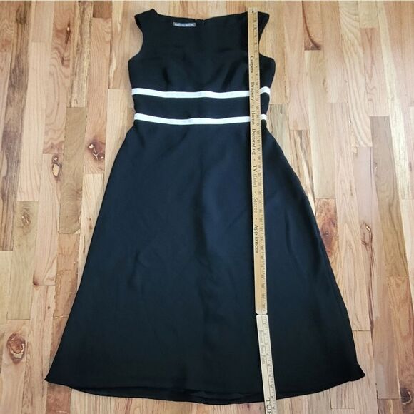 Maggy London Classic Boat Neck Little Black Dress 6 - Picture 2 of 6